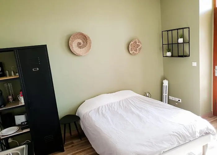 Legend- Parking privé- Terrasse privée- Wifi - Convert