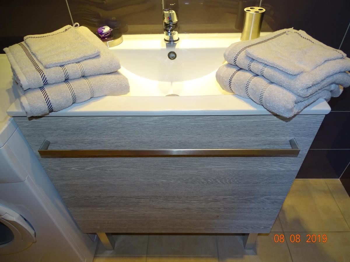 Legend- Parking Privé- Terrasse Privée- Wifi - Convert Appartement *